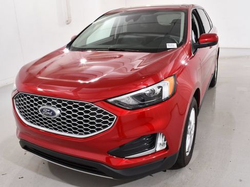 Used 2023 Ford Edge SEL w/ Convenience Package AWD/4WD image 2