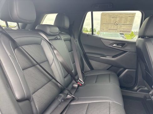 New 2026 Chevrolet Equinox LT w/ Convenience Package II FWD image 17