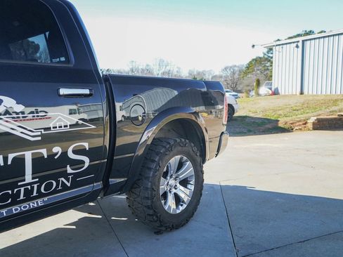 Used 2018 RAM 1500 Laramie image 31