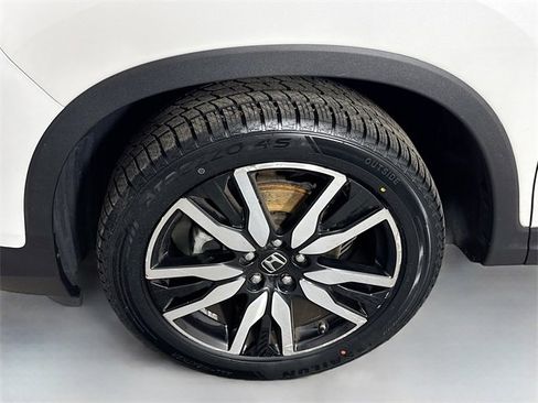 Used 2020 Honda Pilot Touring image 4