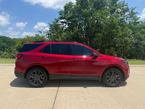 Used 2024 Chevrolet Equinox RS FWD image 2