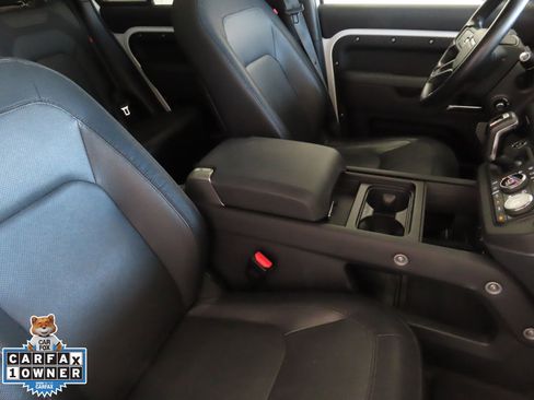 Used 2024 Land Rover Defender 130 X-Dynamic SE image 29