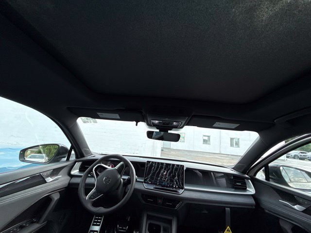 New 2026 Volkswagen Tiguan SE R-Line AWD/4WD image 9