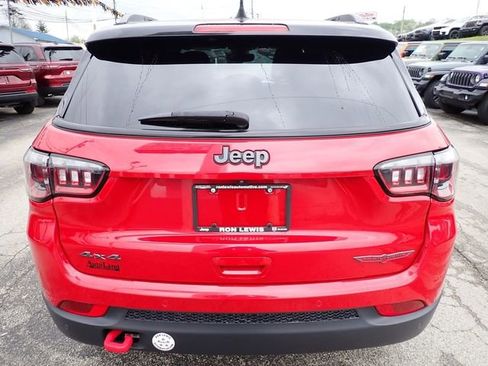 Used 2023 Jeep Compass Trailhawk w/ Trailhawk Convenience Group AWD/4WD image 4