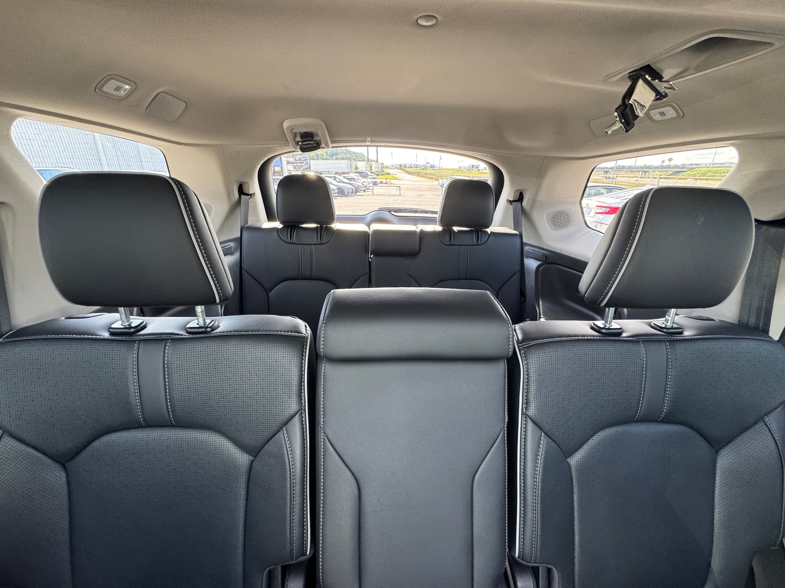 Used 2023 Honda Pilot Elite image 12