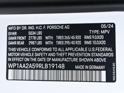 Certified 2024 Porsche Macan image 26