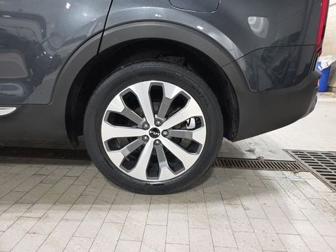 Certified 2022 Kia Telluride EX w/ EX Premium Package image 16