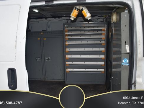 Used 2020 Chevrolet Express 3500 Extended w/ Driver Convenience Package RWD image 10