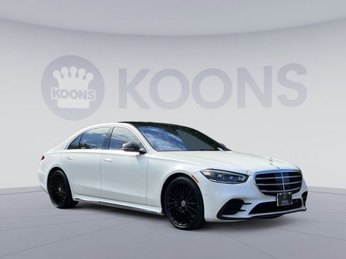 Used 2022 Mercedes-Benz S 500 4MATIC w/ AMG Line Package image 15