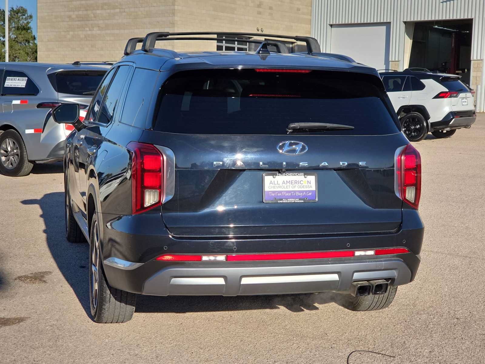 Used 2023 Hyundai Palisade Limited FWD image 7