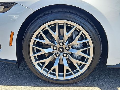 Used 2025 Ford Mustang GT Premium RWD image 28