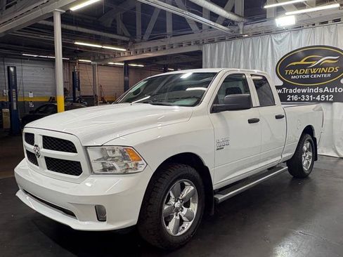 Used 2019 RAM 1500 Express w/ Express Value Package AWD/4WD image 3