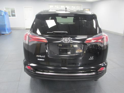 Used 2018 Toyota RAV4 LE w/ All Weather Liner Package AWD/4WD image 6