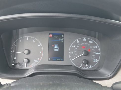 Used 2025 Toyota Corolla Cross L image 33