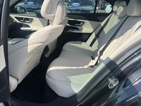 Used 2026 Mercedes-Benz E 350 4MATIC Sedan image 28