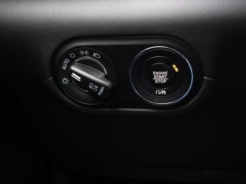 Used 2020 Maserati Levante GranLusso image 43