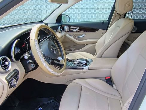 Used 2018 Mercedes-Benz GLC 300 4MATIC image 4