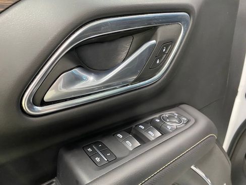 Used 2024 Chevrolet Tahoe Premier w/ Premium Package image 31