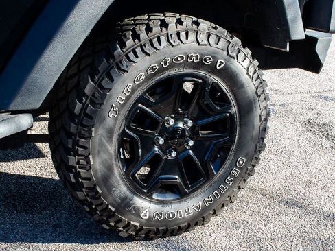 Used 2017 Jeep Wrangler Sport image 6