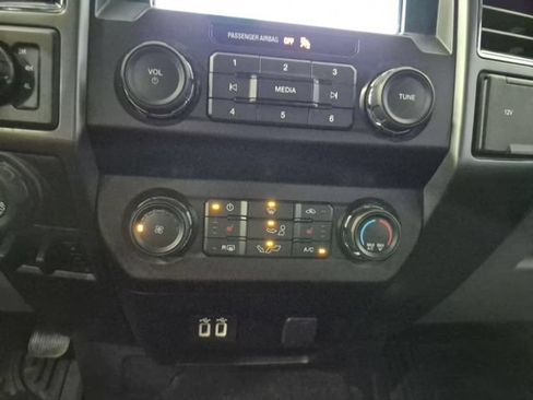 Used 2019 Ford F150 XLT w/ Equipment Group 302A Luxury AWD/4WD image 15