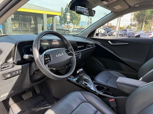 Used 2024 Kia Niro SX image 15