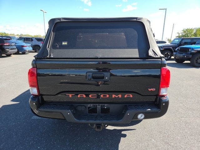 Used 2016 Toyota Tacoma TRD Off-Road AWD/4WD image 15