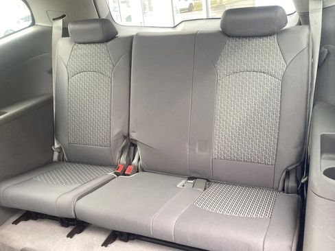 Used 2012 Chevrolet Traverse LT image 18