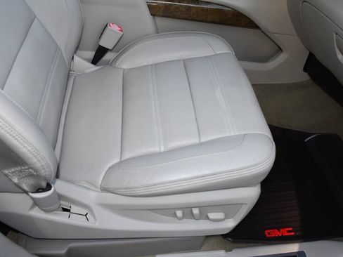 Used 2016 GMC Yukon Denali w/ Open Road Package AWD/4WD image 34