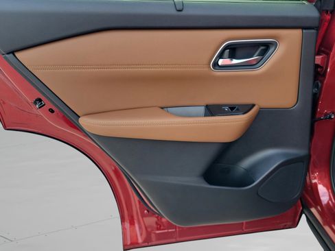 New 2026 Nissan Rogue Platinum image 32