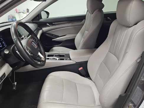 Used 2019 Honda Accord Touring image 5