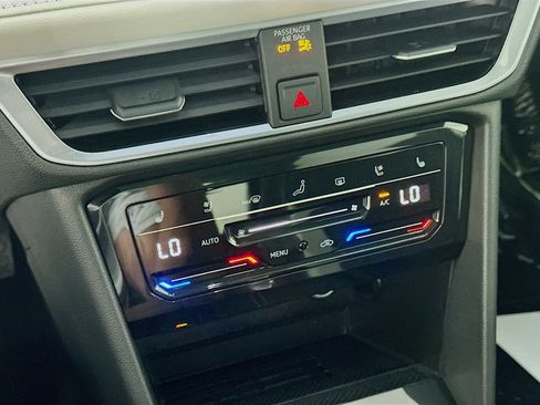 Certified 2025 Volkswagen Taos SEL image 12