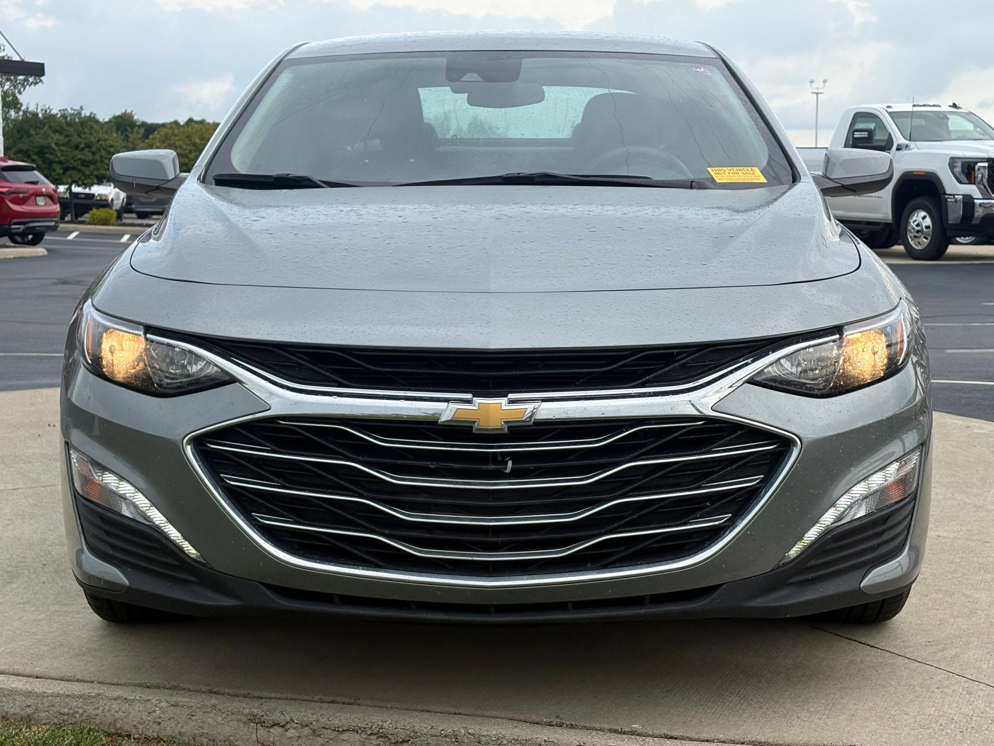 Used 2025 Chevrolet Malibu LT FWD image 2