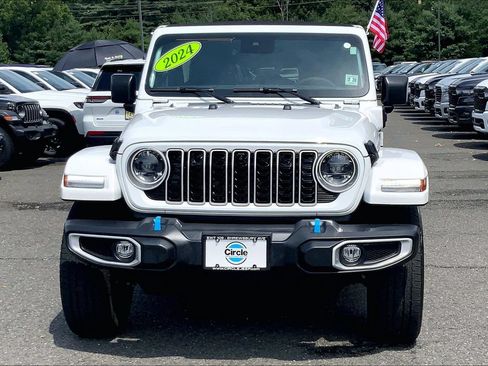 Certified 2024 Jeep Wrangler Unlimited Sahara w/ Technology Group AWD/4WD image 3