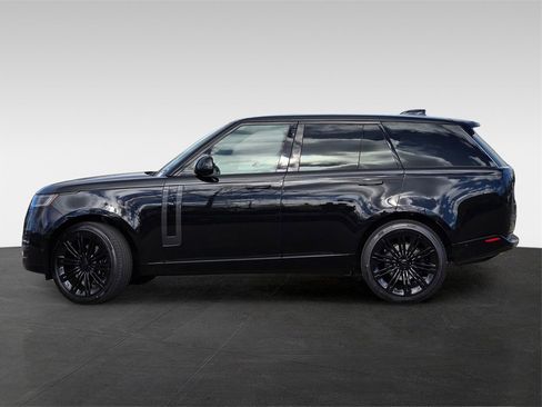 New 2026 Land Rover Range Rover SE image 3