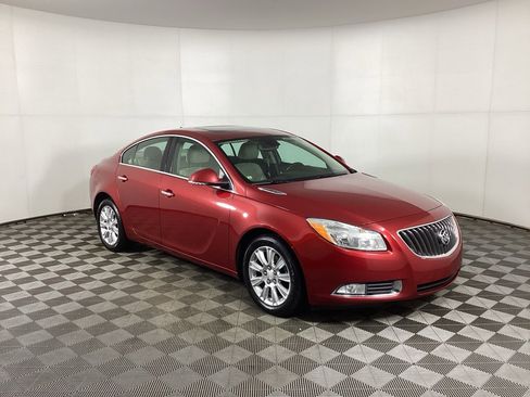 Used 2013 Buick Regal Premium image 1