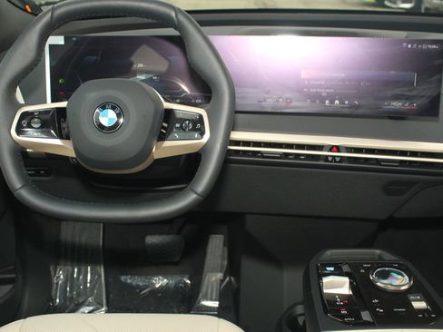 New 2026 BMW iX xDrive45 image 17