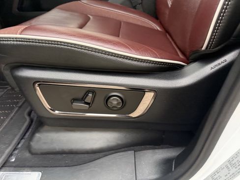 Used 2025 RAM 1500 Limited image 20