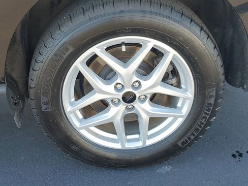 Used 2024 Ford Edge SEL w/ Convenience Package image 5