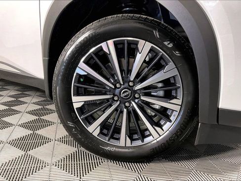 New 2026 Nissan Pathfinder Platinum AWD/4WD image 16