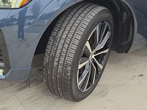 Used 2025 Volvo XC60 B5 Ultra w/ Protection Package Premier image 37