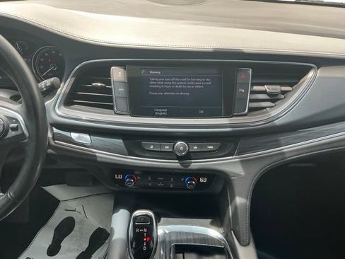 Used 2020 Buick Enclave Essence AWD/4WD image 23