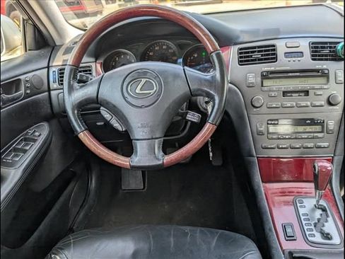Used 2002 Lexus ES 330 FWD image 8