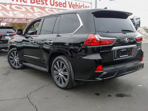 Used 2020 Lexus LX 570 4WD w/ 3rd Row & Luxury Pkg image 10