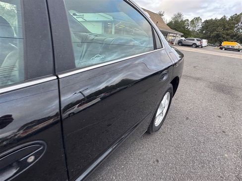 Used 2002 Oldsmobile Aurora 3.5 w/ All Weather Pkg image 11