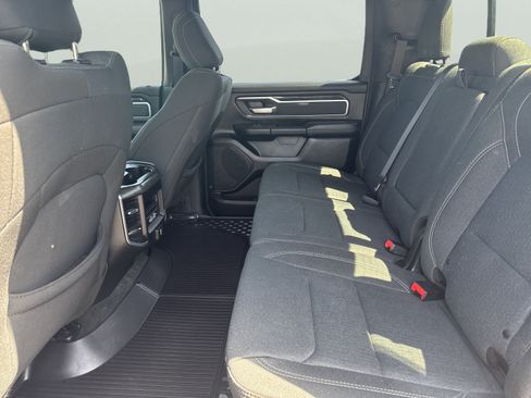 Used 2019 RAM 1500 Big Horn AWD/4WD image 18