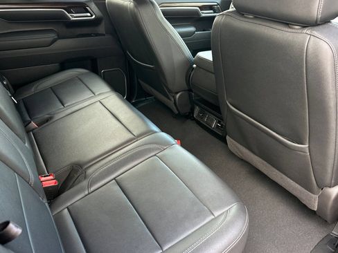 Used 2025 GMC Sierra 1500 SLT AWD/4WD image 18
