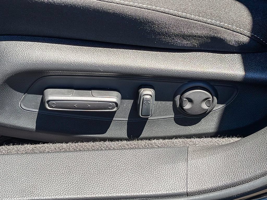 Used 2023 Honda Accord EX image 42