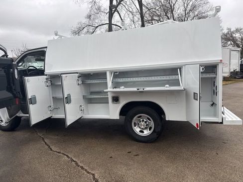 New 2025 Chevrolet Express 3500 w/ Power Convenience Package RWD image 10