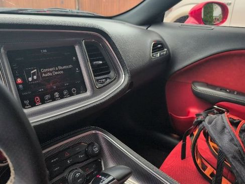 Used 2016 Dodge Challenger SRT Hellcat RWD image 7
