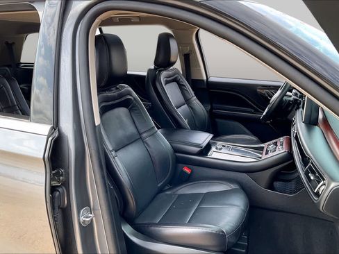 Used 2024 Lincoln Aviator Reserve AWD/4WD image 19